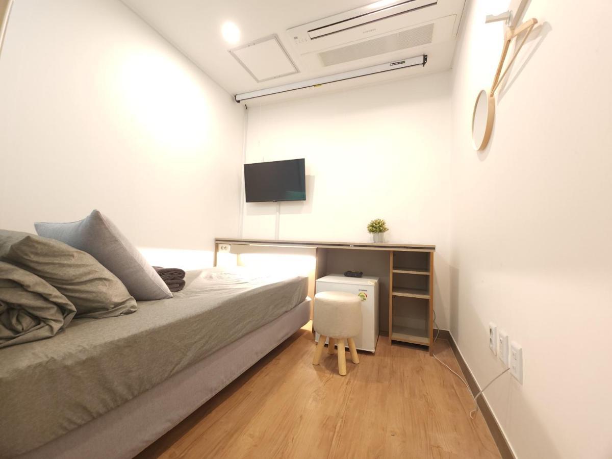 Oyo Hostel Myeongdong 2 Seoel Buitenkant foto