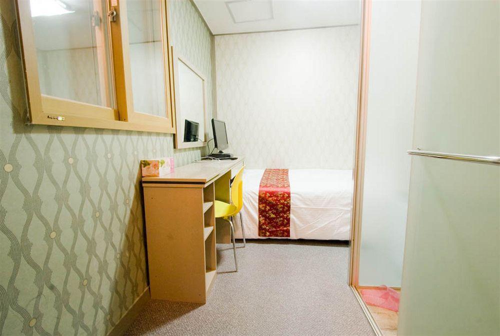 Oyo Hostel Myeongdong 2 Seoel Buitenkant foto